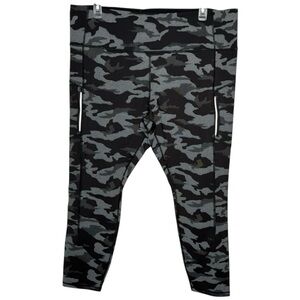 Athleta Rainier Reflective Tight, Black/Grey Camo in Size 3X‎